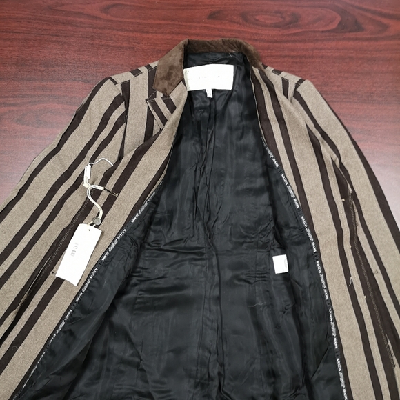 Blazer - Picture 5 of 9